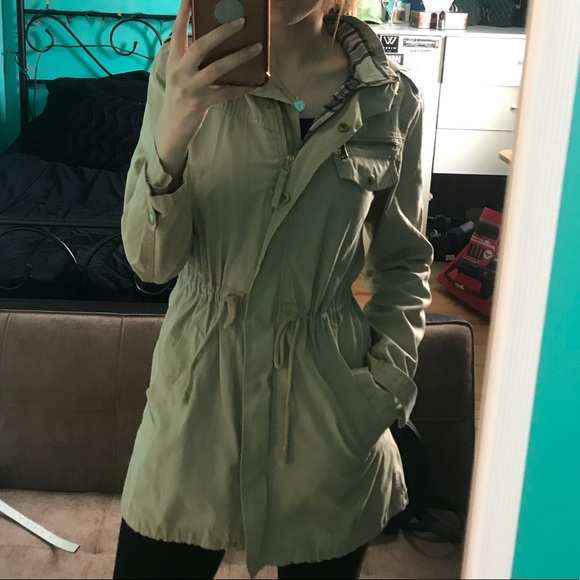 I don’t wear it - Picture 2 of 3